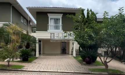 Casa à Venda Condomínio Nature Village 2 em Jundiaí: 4 Quartos, 3 Suítes, 3 Salas, 2 Vagas, 240m² - Jardim Ermida I