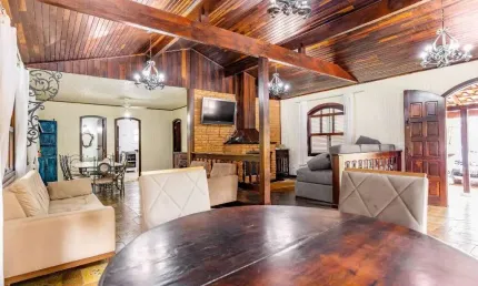 Chácara Mosteiro de Itaici com 2.500 m² com 2 casas