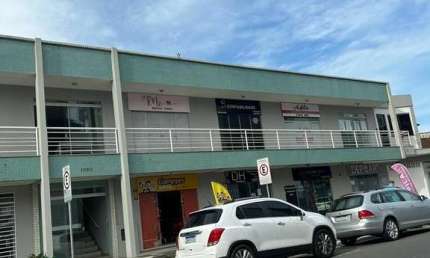 Sala comercial para alugar na Rua Adhemar da Silva, 1060, Kobrasol, São José por R$ 1.500