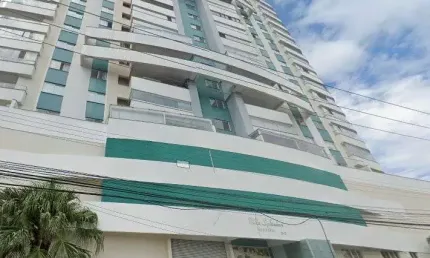 Apartamento com 02 dormitórios (suite),  com sacada e garagem