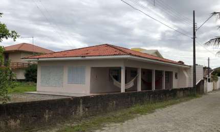 Casa com 4 quartos para alugar no Balneário Ponta do Papagaio (Ens Brito), Palhoça  por R$ 3.000