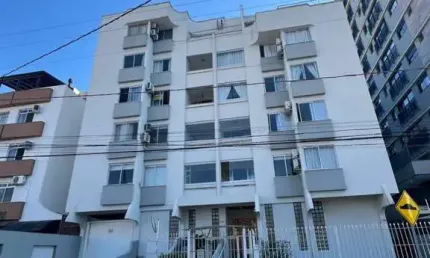 Apartamento com 3 quartos para alugar no Canto, Florianópolis  por R$ 2.800
