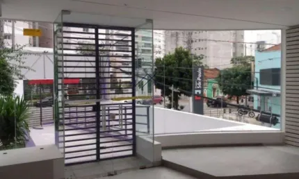 Barracão / Galpão / Depósito à venda na Rua Almeida Torres, 124, Aclimação, São Paulo