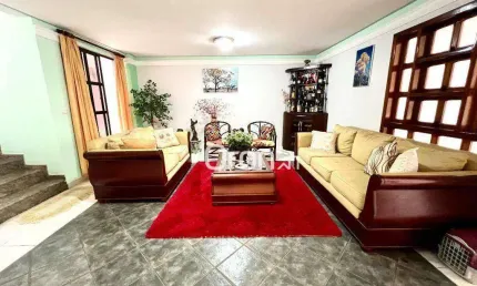 Sobrado à venda, 247 m² por R$ 1.100.000,00 - Jardim América - Goiânia/GO