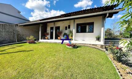 Casa com 3 quartos à venda na Rua Hildo Kasulke, 386, Fortaleza Alta, Blumenau por R$ 659.000