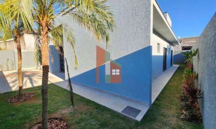 Casa térrea p/ locação em Atibaia, bairro Jd. Estância Brasil