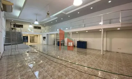 Salão/Galpão comercial de 750m² com excelente localização
