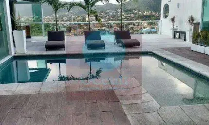 Ocean vende:  Camboinhas casa alto padrão 5 quartos sendo 5 suítes sala cinema piscina sauna