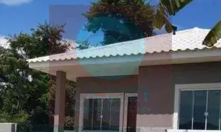 Ocean Vende: Maricá, Casa em Condomínio, 2 quartos sendo 1 suíte, varanda na frente e fundos..