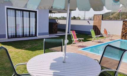 Ocean Vende:Itaipuaçu, Condomínio, Casa, 3 quartos sendo 1 suíte, piscina, área gourmet, mobilhada.