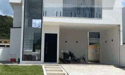 Ocean Vende: Itaipuaçu, Condomínio, Casa, 4 quartos, sendo 2 suíte, 1 no térreo, 2 varandas, quintal