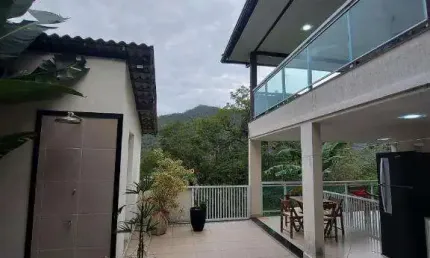 Ocean vende:  itaipu, condomínio uba ii, casa duplex 3 quartos sendo 2 suítes, closet, placa solar