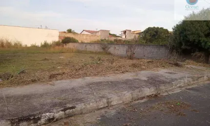 Ocean vende: itaipuaçu, quadra da praia, 600m², plano, asfalto. poço artesiano, escritura/rgi