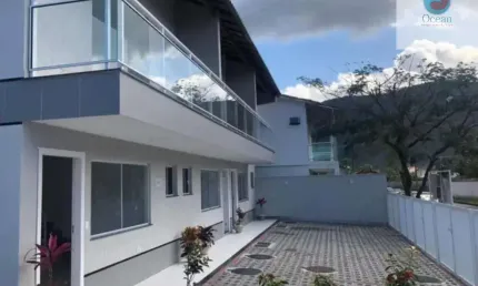 Ocean vende:  Maricá, Itaipuaçu, duplex , sendo 2 suítes, varanda, garagem,  área de serviço.