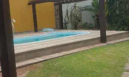 Ocean vende: Itaipuaçu, casa, 2 quartos (1suíte), piscina, churrasqueira, área gourmet, varanda.