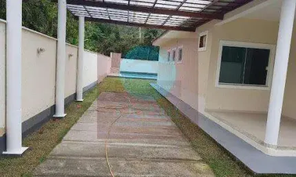 Ocean vende: Recanto condomínio 3 quartos sendo 1 suíte. edícula com churrasqueira, piscina, varanda