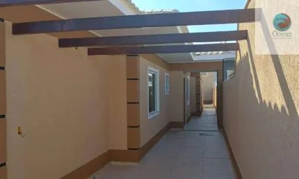 Ocean vende:  Itaipuaçu, casa 3 quartos, sendo 1suíte, área gourmet, chuveirão.  Sala 2  ambientes
