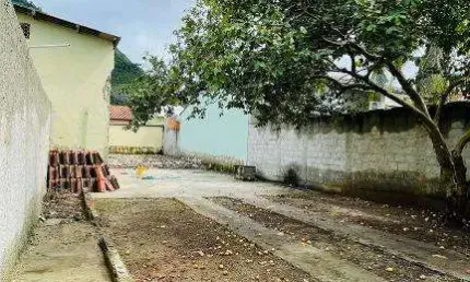 Ocean vende: Maricá, S.J. Imbassaí, terreno murado, portão automático, cimentado piso forte,  poço