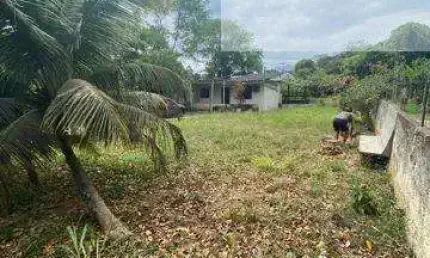 Ocean vende: Itaipuaçu, Terreno murado, em rua principal, com área total de 930 m².