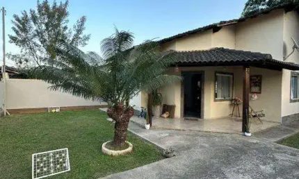 Ocean vende: Itaipuaçu, Barroco, Casa 2 quartos, sendo 1 suíte, mobiliado, armários