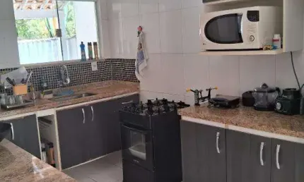 Ocean vende: Itaipuaçu, Barroco, Casa 2quartos, sendo 1 suíte + closet , armários cozinha e banheiro
