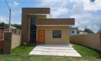 Ocean vende: Maricá, Condomínio, casa 3 quartos|(1suíte), pé direito duplo, churrasqueira, chuveirão
