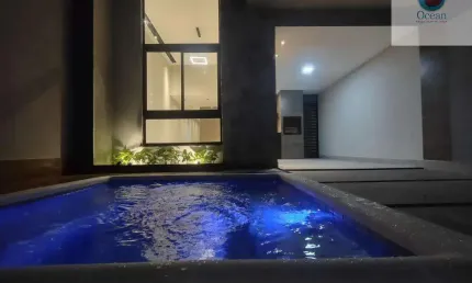 Ocean vende: : Itaipuaçu, casa 2 (1 suíte com 20m²), SPA para 8 pessoas  com amplo  jardim, garagem