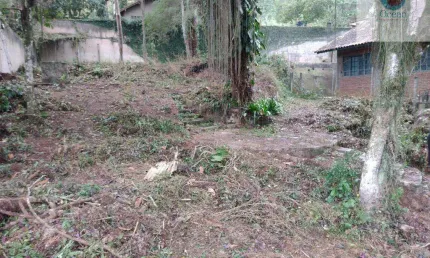 Ocean vende:  Itaipu, Vale Feliz, terreno 495M², pequeno aclive com platôs, Escritura/RGI.