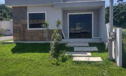 Ocean vende:  Maricá, condomínio, casa 3 quartos (1suíte), área gourmet, garagem, Cozinha americana