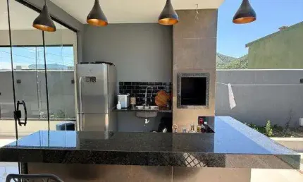Ocean vende: Maricá Alphaville, casa 5 quartos(3suítes), área gourmet, piscina, sauna, sala cinema.