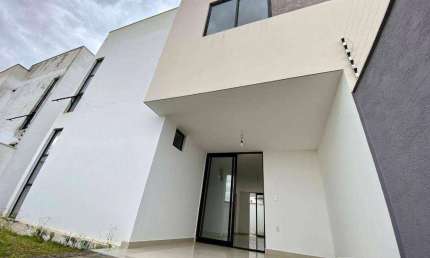 Casa com 3 dormitórios à venda, 156 m² por R$ 490.000,00 - Itararé - Campina Grande/PB