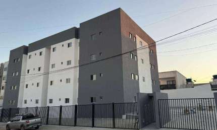 Apartamento com 2 dormitórios à venda, 48 m² por R$ 156.000 - Três Irmãs - Campina Grande/PB