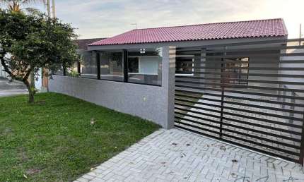 Casa Térrea excelente padrão de acabamento 4 quartos sendo 2 suítes