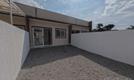 Oportunidade! casa térrea 3 quartos com espaço externo matinhos-pr