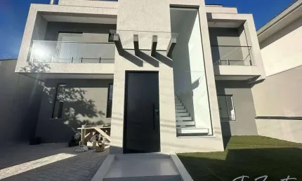 Oportunidade Sobrado alto padrão com piscina, academia Matinhos-PR