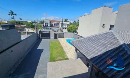 Sobrado Rivieira 50m do Mar, amplo espaço externo,  área gourmet e Piscina