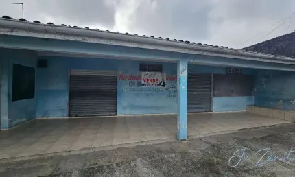 Casa com Ponto Comercial em Frente no Rio da Onça Matinhos-PR