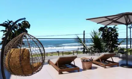 Sobrado Alto Padrão à Beira-Mar - Seu Refúgio dos Sonhos! Baln. Inajá