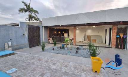 CASA MOBILIADA , COM 5 QUARTOS, PISCINA E A 2 QUADRAS DA PRAIA