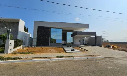 Casa de Alto Padrão no Condomínio Parque Lagoa Silvana
