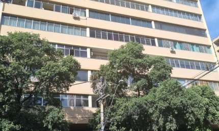 Apartamento Amplo no Centro – Edifício Lincoln Byrro