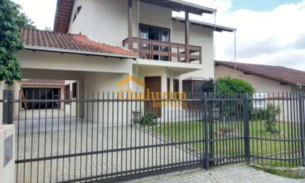 Casa com suíte e 3 quartos à venda no bairro Floresta, zona Sul de Joinville