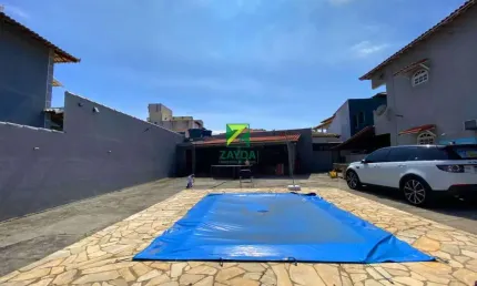 Terreno e anexo com piscina com área total de 430m², na quadra da praia, no bairro Cidade Praiana, em Rio das Ostras.
