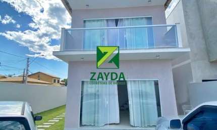 Imperdível casa à venda em Casimiro de Abreu-RJ, no bairro Peixe Dourado I: 2 quartos, 1 sala, 2 banheiros, 4 vagas, 100m²!