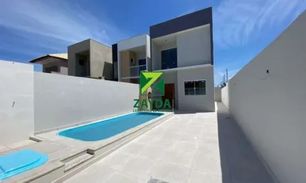Casa totalmente independente com 03 quartos ( sendo 02 suítes), na quadra da praia, em Barra de São João.