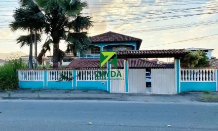 Casa de praia em área comercial, no bairro Jardim Campomar, em Rio das Ostras.