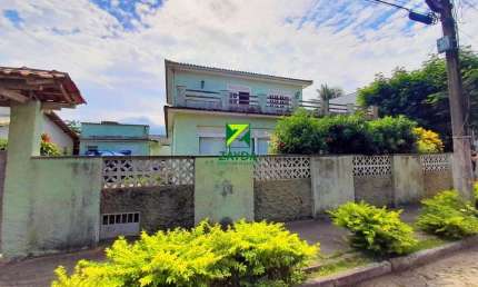 Casa à venda em Casimiro de Abreu-RJ, Centro de Barra de São João! 3 quartos, 2 salas, 2 banheiros, 5 vagas, 232m²!
