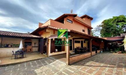 Casa à venda em Rio das Ostras-RJ, Jardim Campomar: 4 quartos, 1 suíte, 1 sala, 1 banheiro, 4 vagas, 210m².
