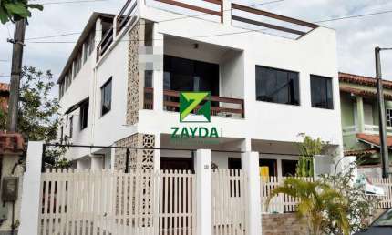 Casa de luxo à venda: 9 quartos, 4 suítes, 5 salas, 7 banheiros, 5 vagas na cidade de Casimiro de Abreu-RJ.