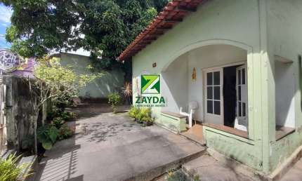Casa à venda em Casimiro de Abreu-RJ, Centro - 3 quartos, 1 sala, 2 banheiros, 3 vagas de garagem, 124,70 m²!